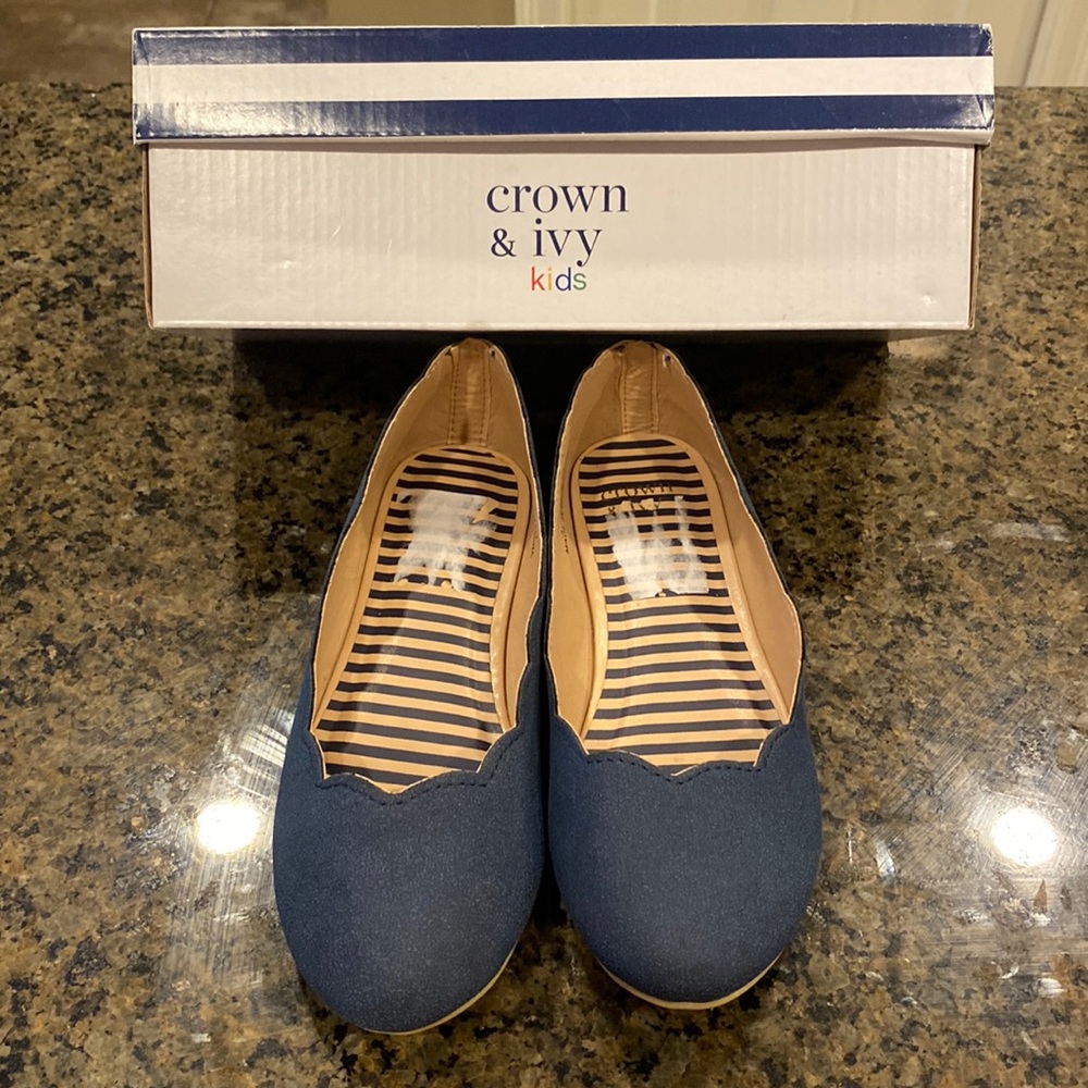 NEW navy flats size 2
